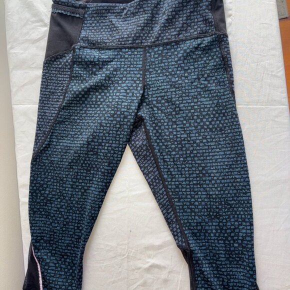 Lululemon Free Runner Crop Size 10 Shatter Weave Desert Teal Alberta Lake/Black - Picture 4 of 8